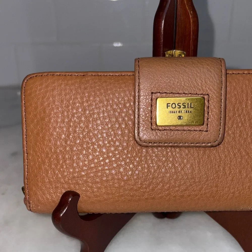 Fossil Wallet Leather Quinn Slim Wristlet Clutch Bi-Fold Pebbled Leather Wallet
